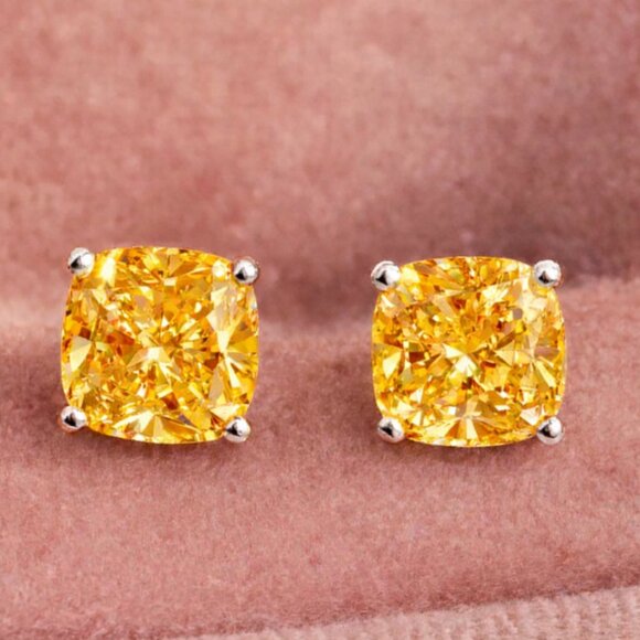 "Topanga" 4 carat Stud Earrings - Picture 2 of 2